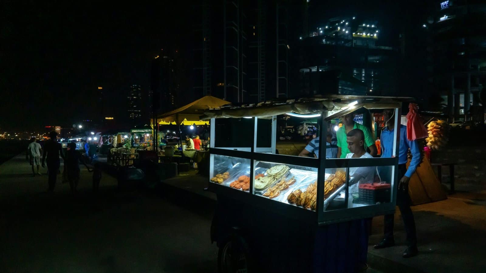 Shopping and Street Food Tour | Colombo
